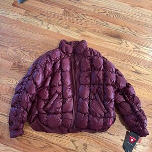 Women’s free people burgundy, puffer, jacket size extra small never worn